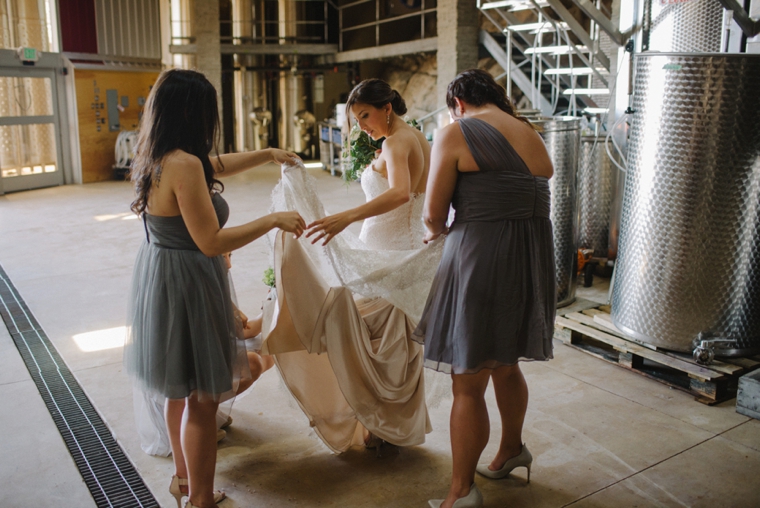 candid kelowna wedding photography